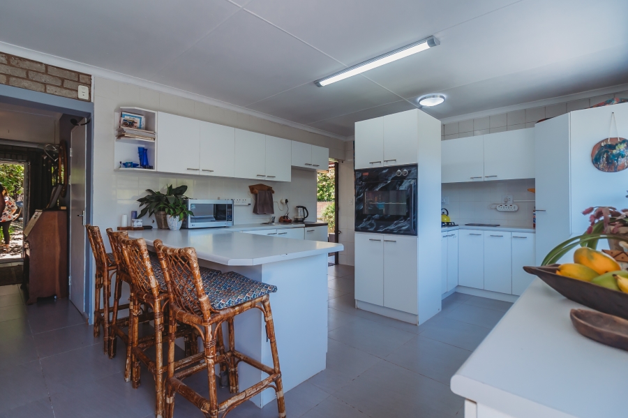 4 Bedroom Property for Sale in Denver Park Western Cape